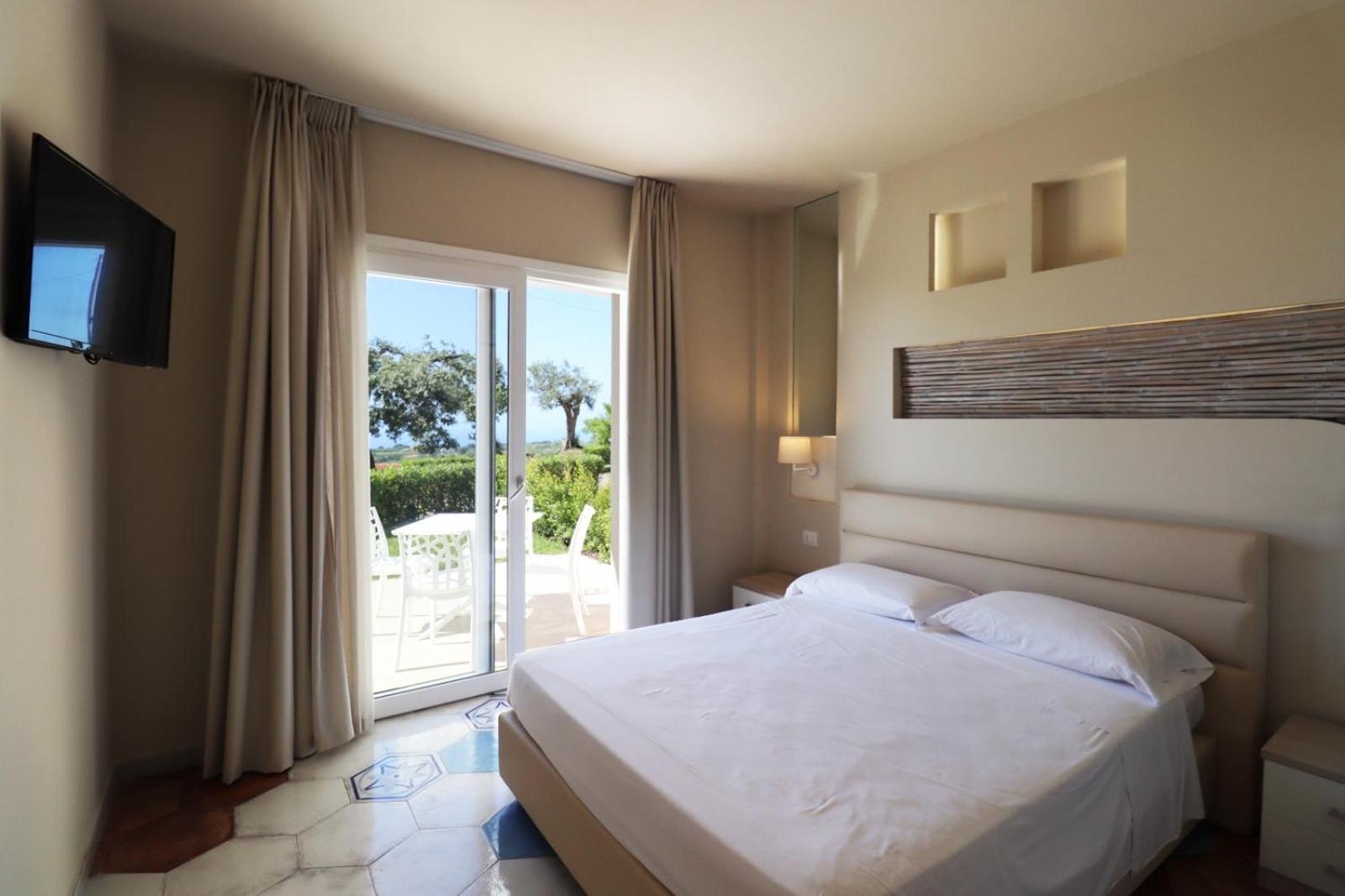 Borgo San Cosmo Tropea Bed & Breakfast Brattiro Exterior photo